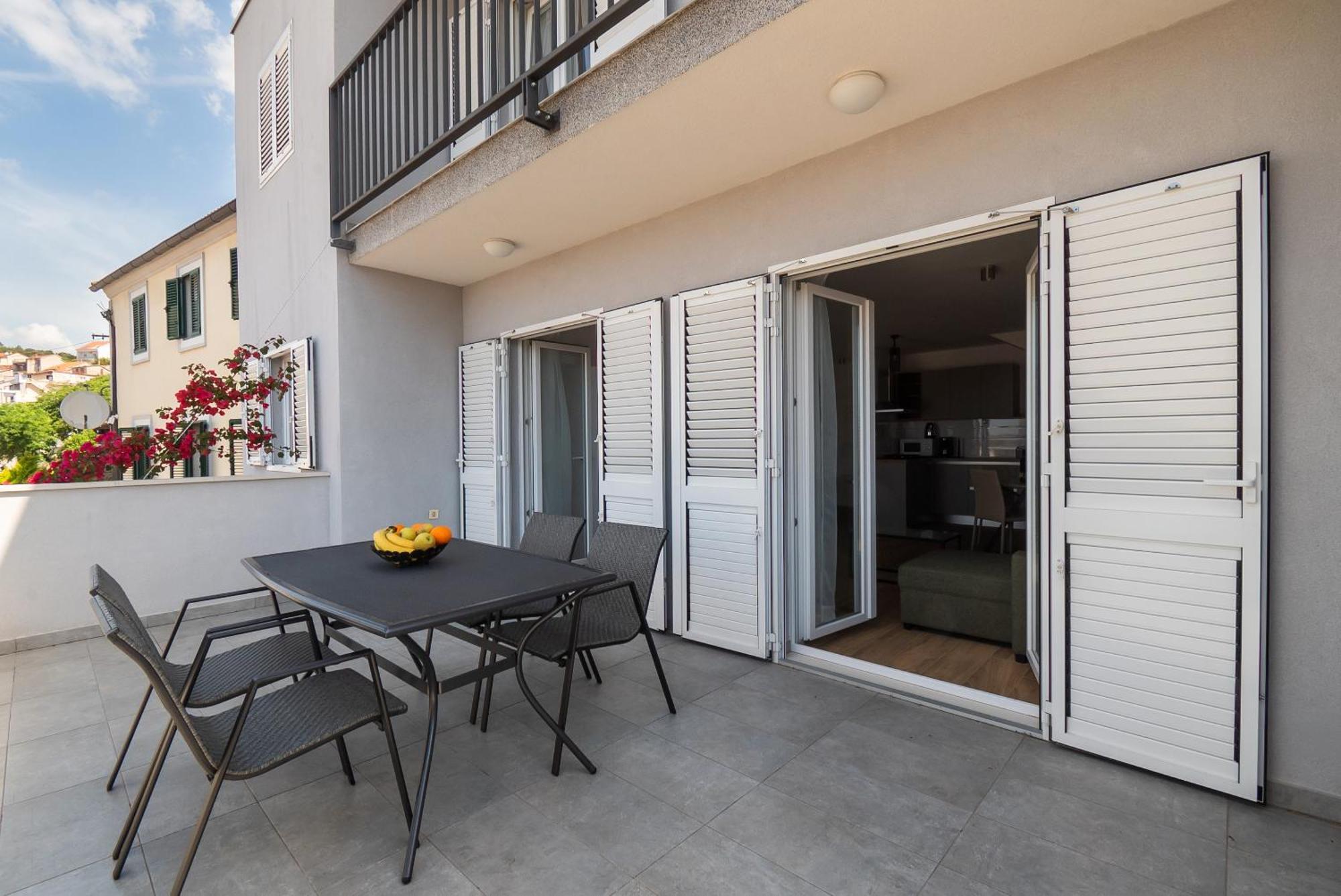 Apartman Miriam Шибеник Экстерьер фото